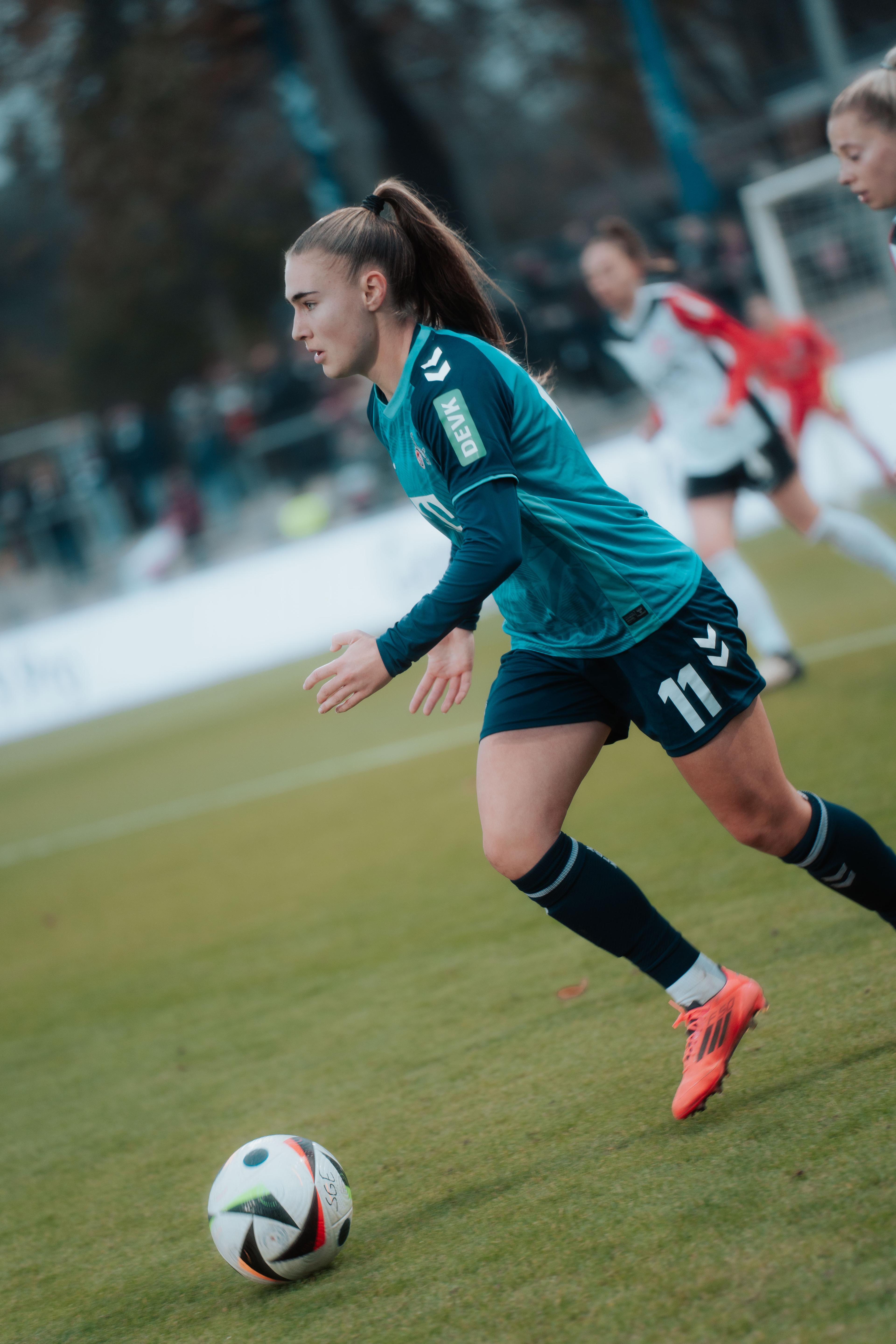 frauen_bundesliga_2024-2025_-_md9_-_eintracht_frankfurt_w_vs_1__fc_koln_w_fcko_lnvssge-08542.jpg