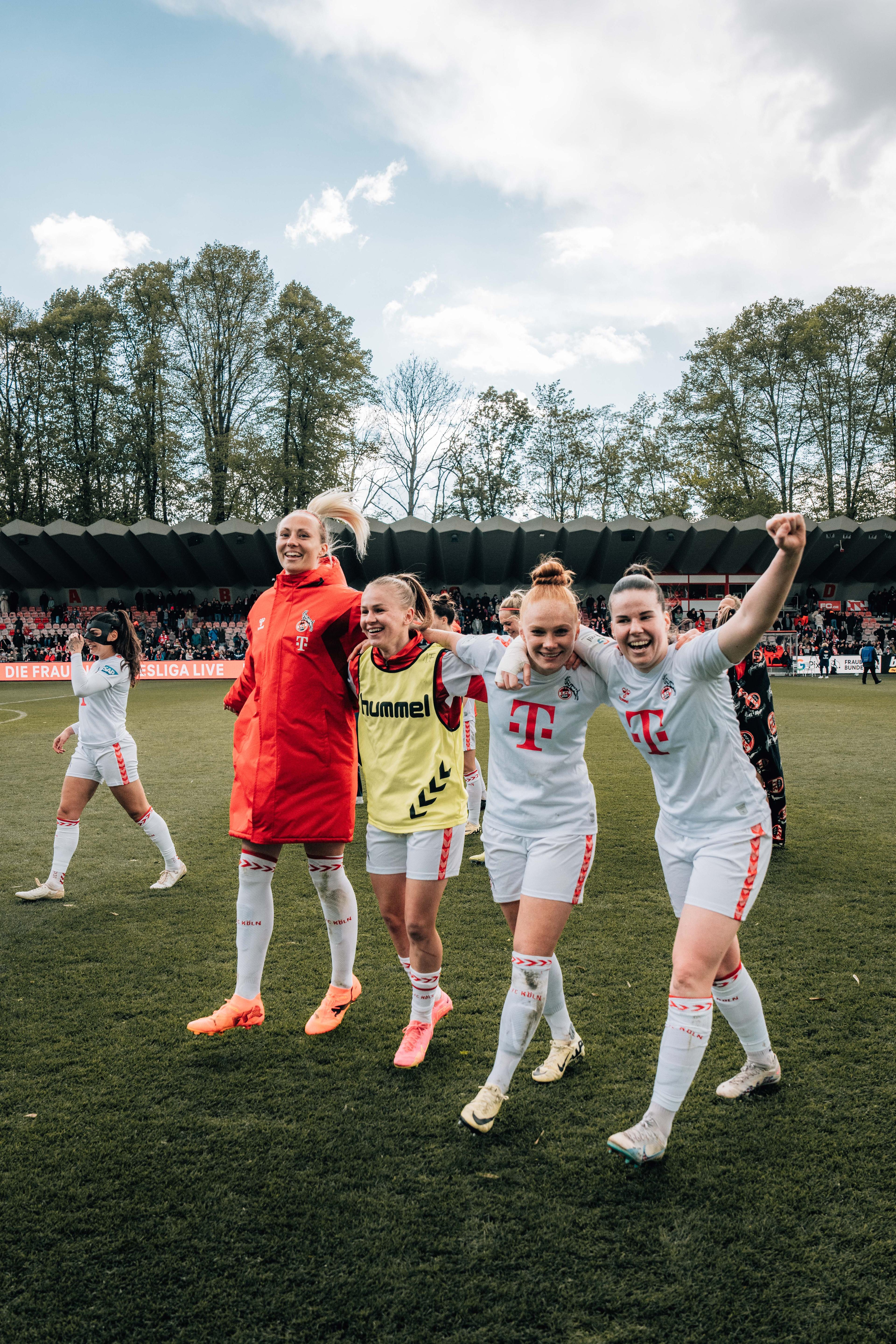 frauen_bundesliga_2023-2024_-_md19_-_1__fc_koln_w_vs_sc_freiburg_w_240421_koescf-657_jpg_0.jpg