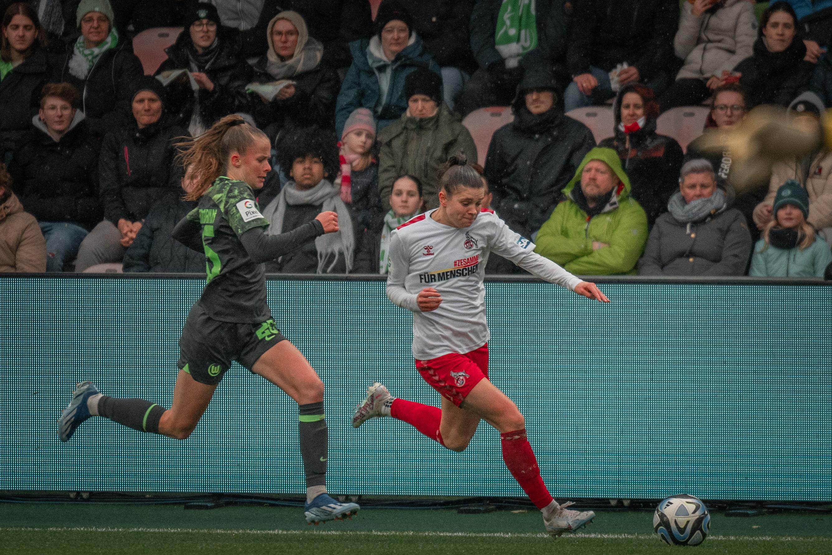 frauen_bundesliga_2023-2024_-_md9_-_1__fc_koln_w_vs_vfl_wolfsburg_w_231209_koewob-361_jpg_0 (1).jpg