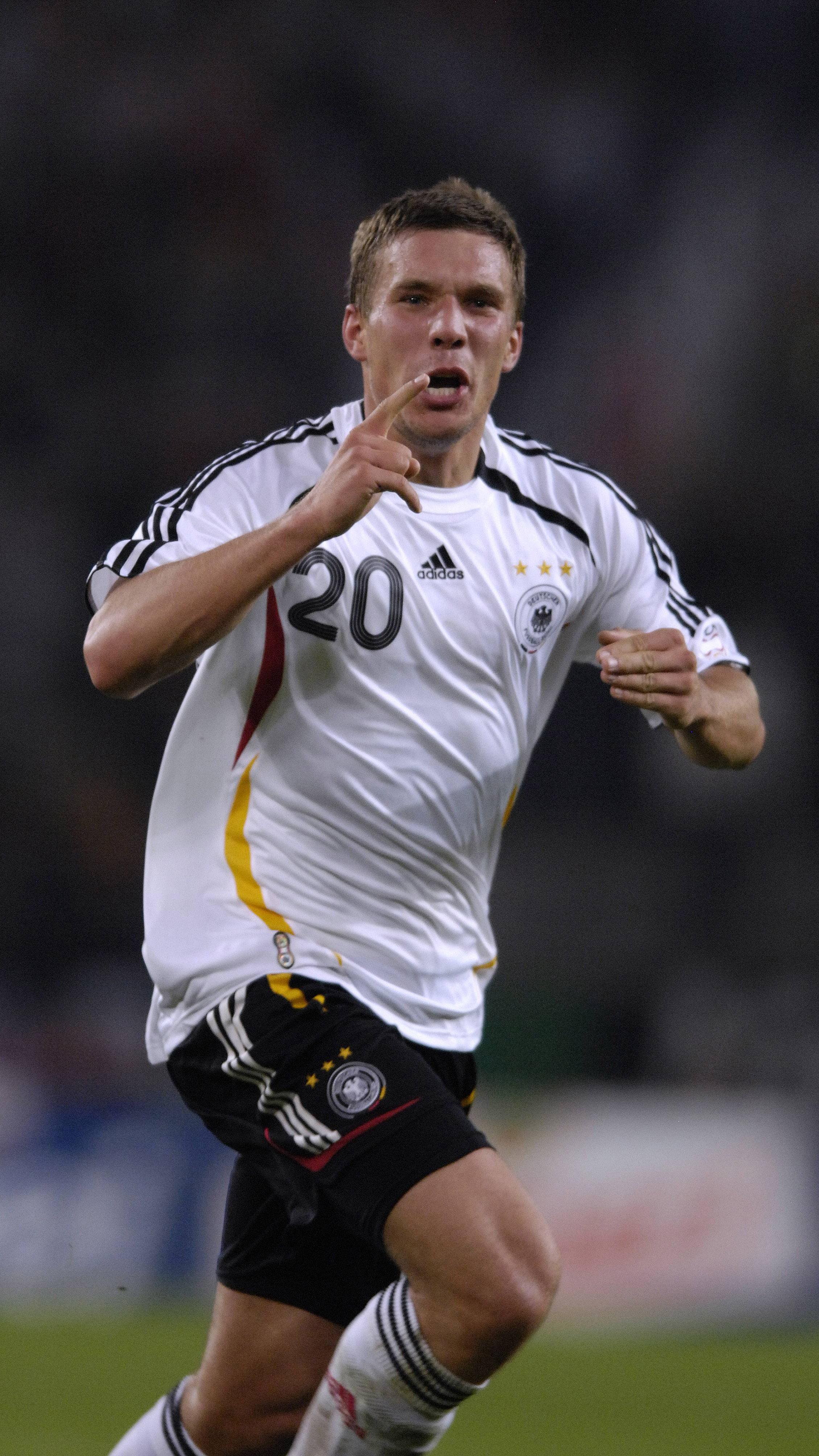DFB_Podolski_Tor.jpg