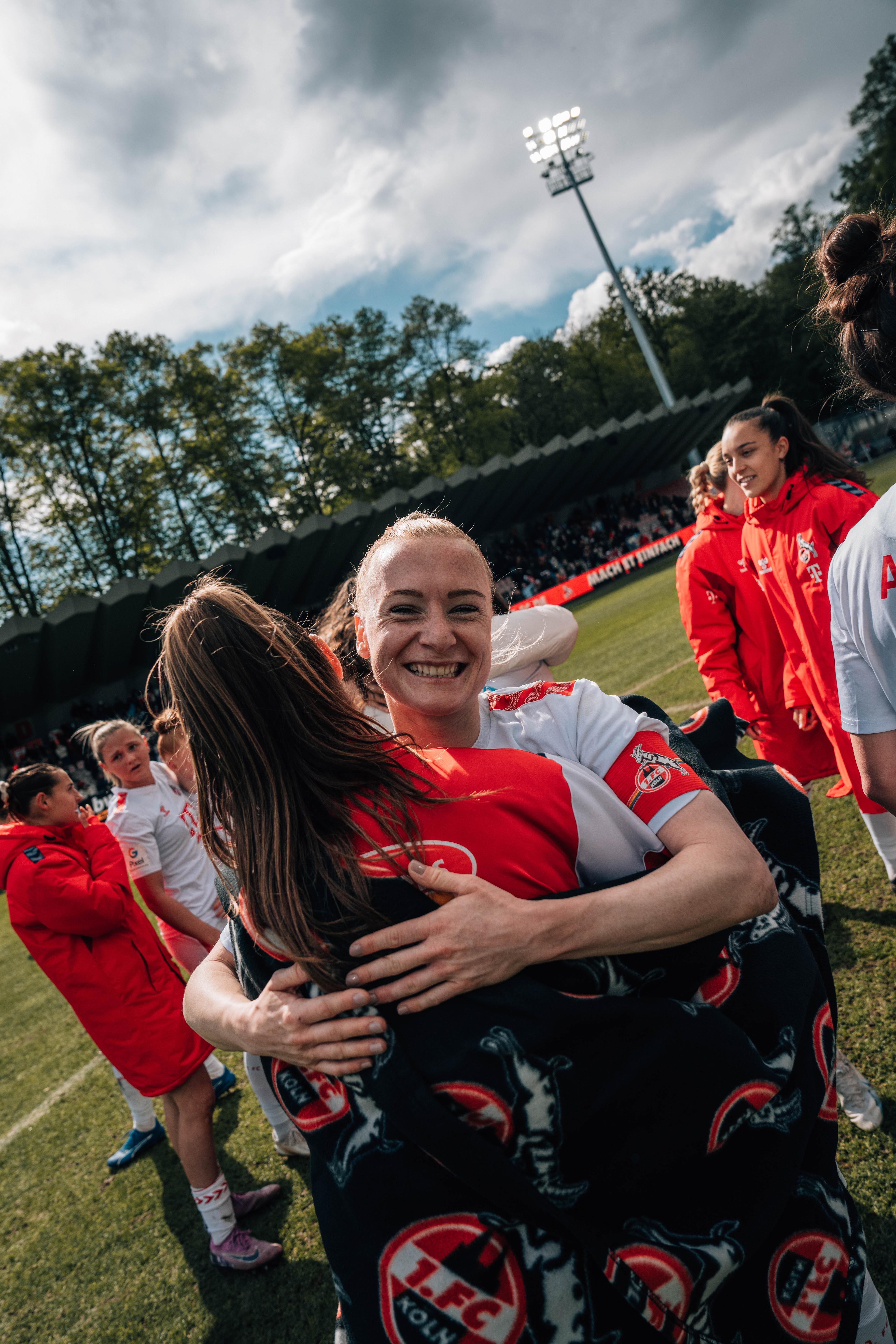 frauen_bundesliga_2023-2024_-_md19_-_1__fc_koln_w_vs_sc_freiburg_w_240421_koescf-556_jpg_0.jpg