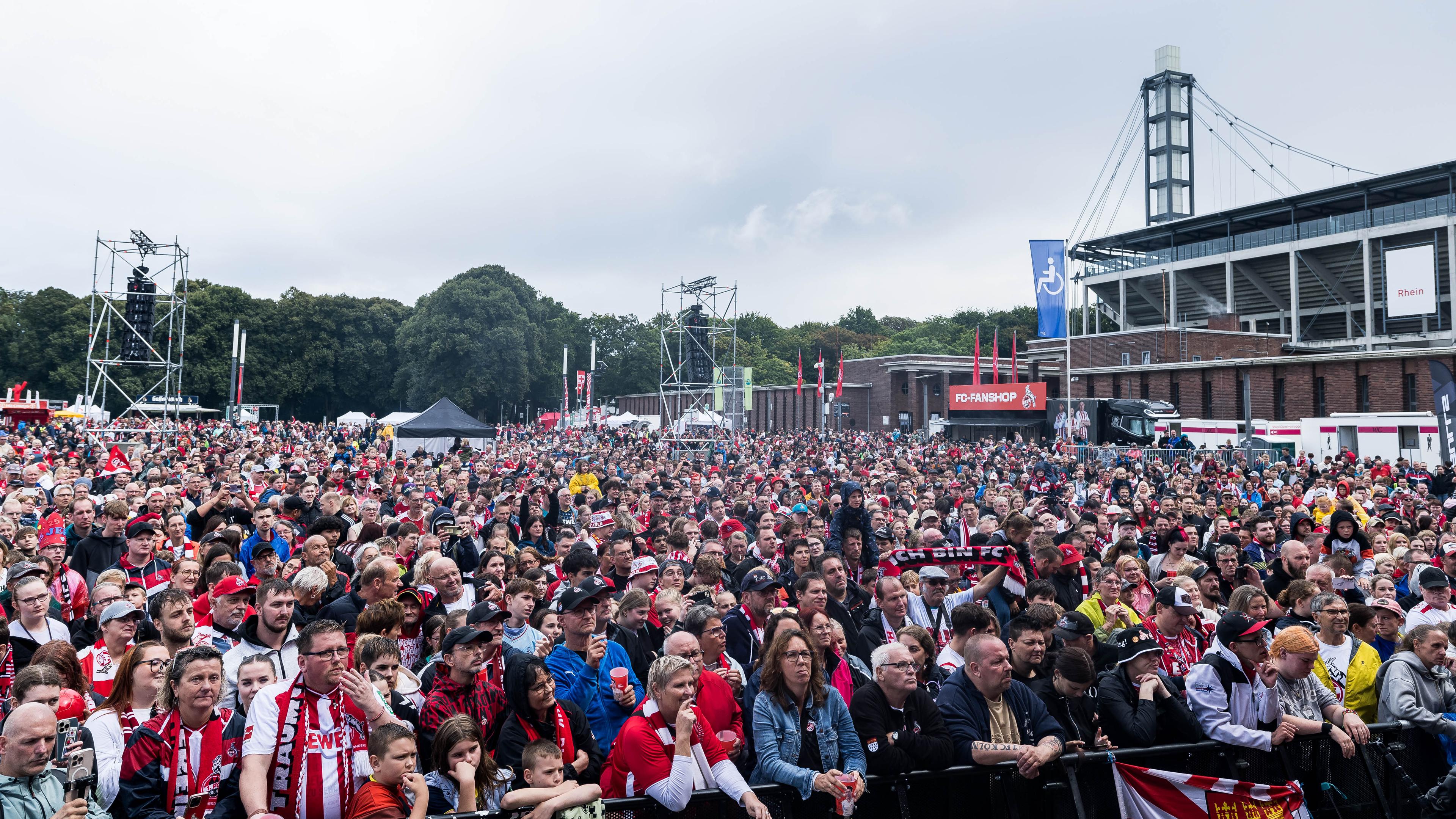 Saisoneröffnung_Fans.jpg