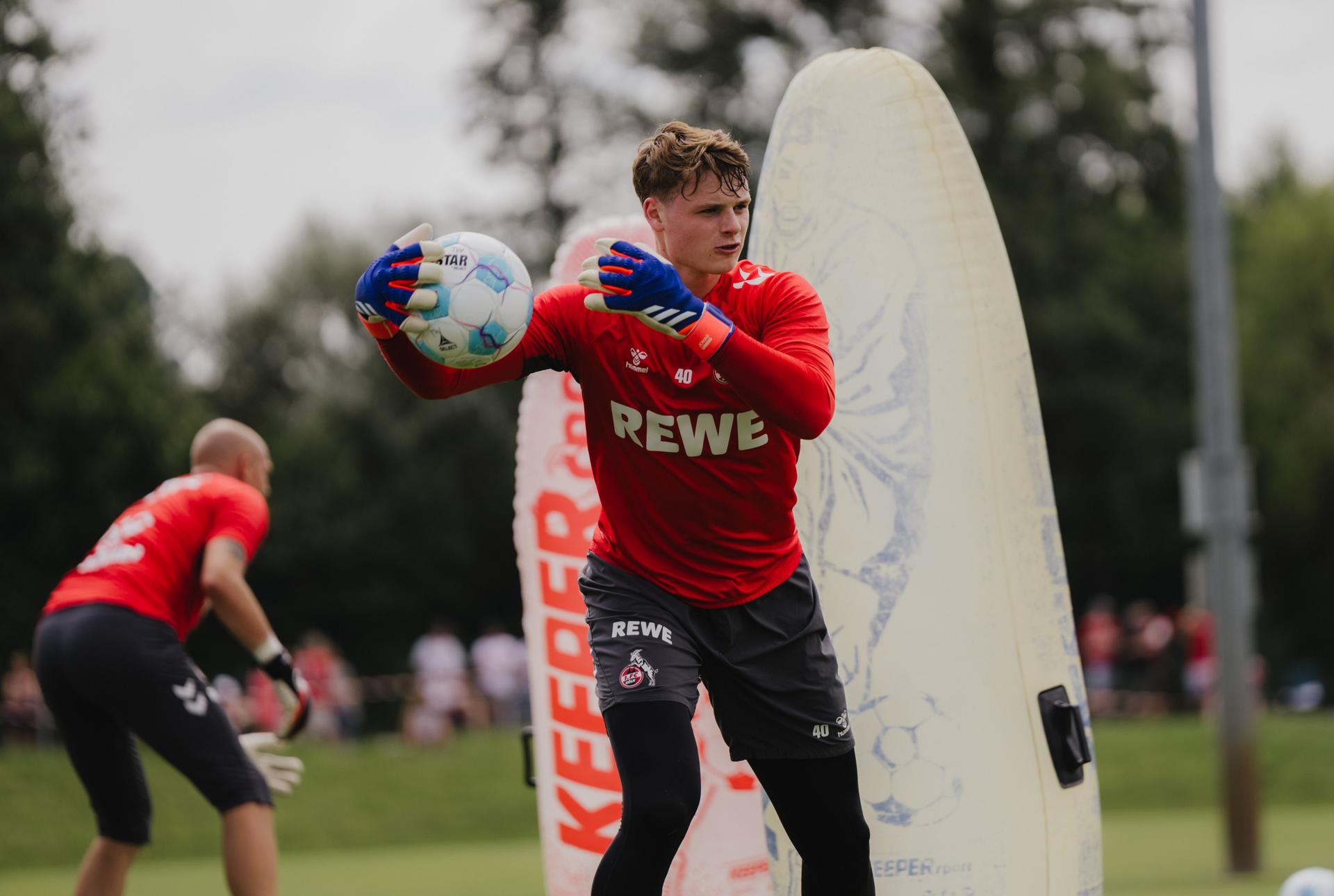 Jonas Urbig: „Es gibt keine schlechten Gegner“ | 1. FC Köln