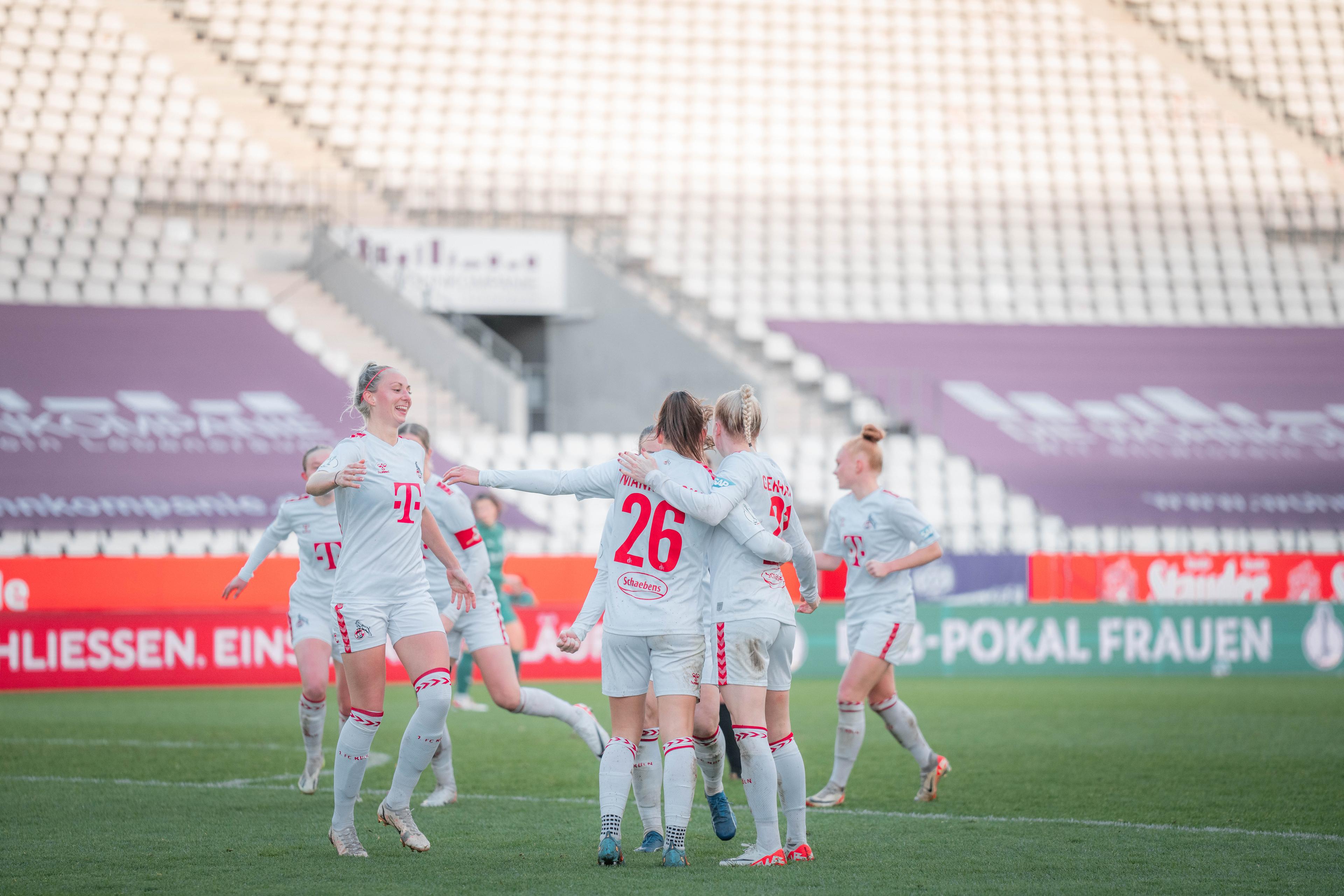 dfb-pokal_frauen_2023-2024_-_achtelfinale__-_sgs_essen_w_vs_1__fc_koln_w_231125_sgskoe_spiel-128_jpg_0.jpg