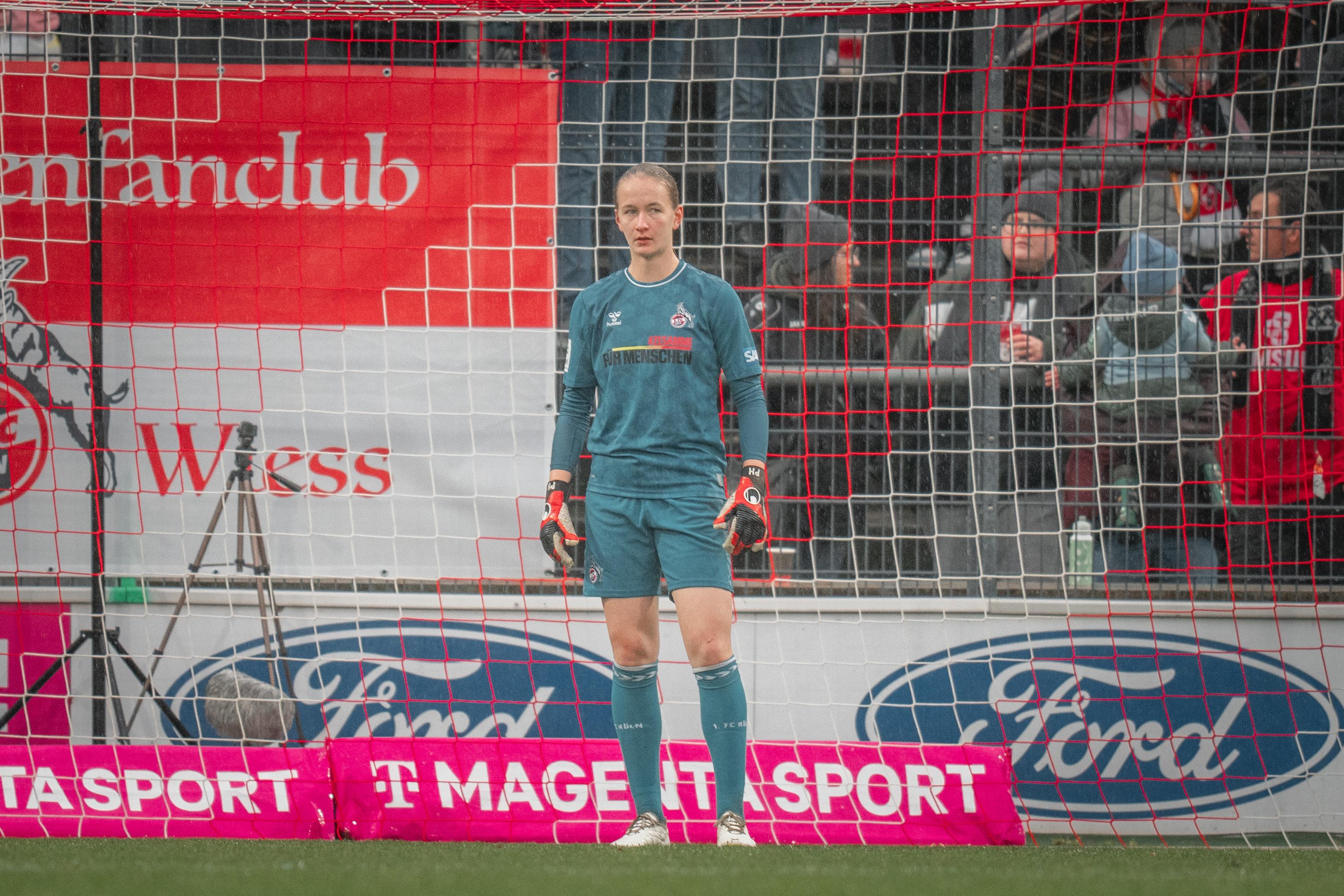 frauen_bundesliga_2023-2024_-_d9_-_fc_koln_w_vs_vfl_wolfsburg_w_231209_koewob-341_jpg_0.jpg